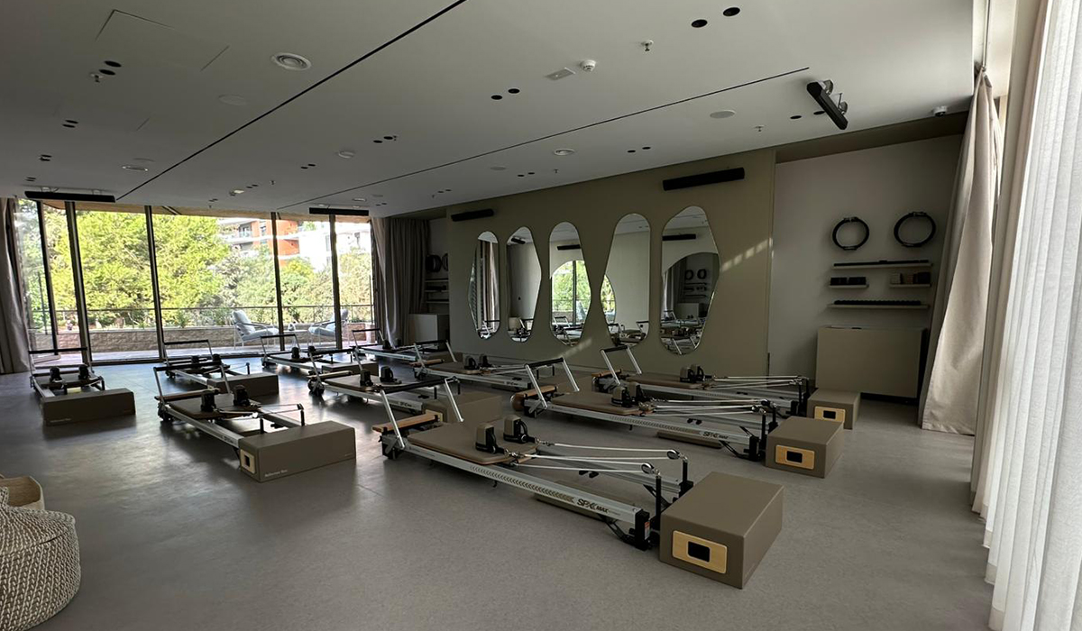 Aspect XL installed in Parisian hot yoga studio