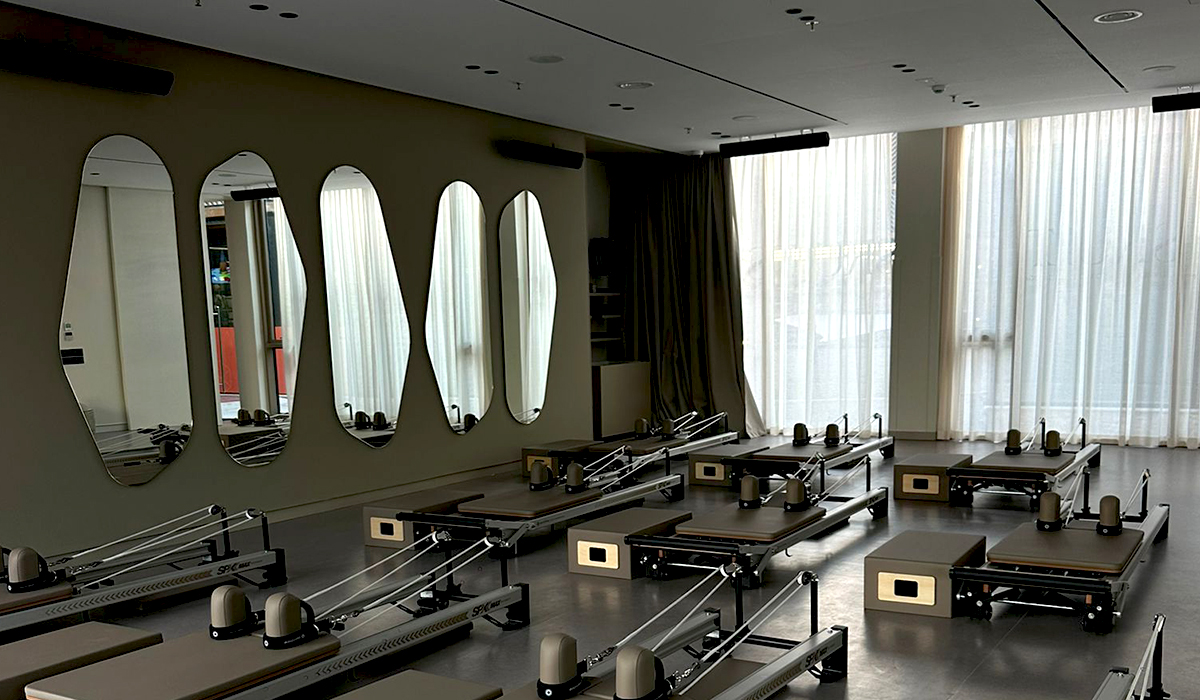 Aspect XL installed in Parisian hot yoga studio